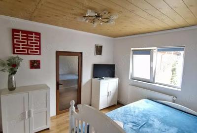 Casă cu 2 camere cu Teren 200 Mp în Central - 1