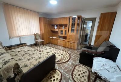 Apartament cu 2 camere semidecomandat în Micro 6