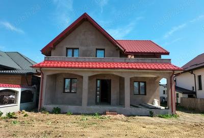 Casă cu 6 camere în Central - 2