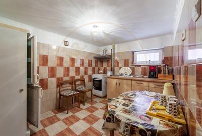 Casă individuală cu 10 camere cu Canalizare în Exercițiu - 14