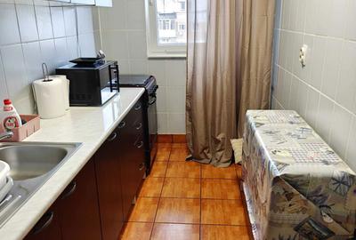 Apartament cu 3 camere semidecomandat în Drumul Taberei - 1