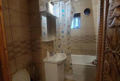 Apartament cu 3 camere decomandat în Tractorul - 8