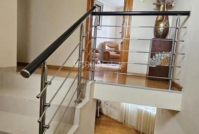 VILA  SUPERBA D+P+1 ZONA MEDEEA - 2