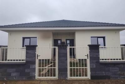 Duplex cu 3 camere cu Canalizare în Moșnița Nouă - 1