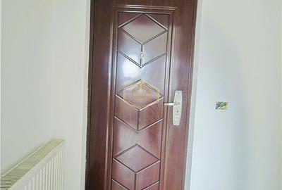 Apartament cu 3 camere semidecomandat în Central - 10