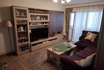 Apartament cu 3 camere decomandat, mobilat în Tractorul - 1