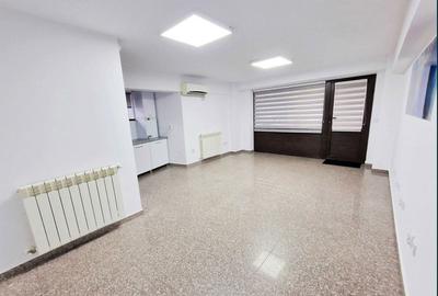 Spațiu comercial, de 47 mp, în Central - 6