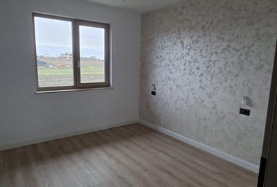 Casă cu 4 camere cu Teren 450 Mp în Rediu - 1