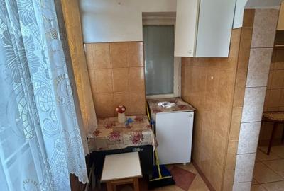 Apartament 2 camere, confort 1 decomandat, zona Calarasi 4, etaj 3. - 6