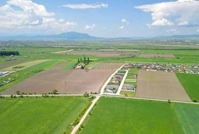 Teren de 31800 mp, în Sânpetru