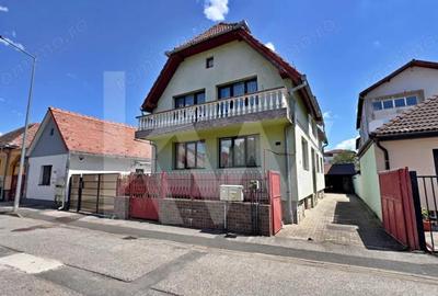 Casă cu 6 camere cu Teren 515 Mp în Piața Cluj - 1