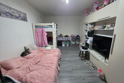Apartament cu 3 camere decomandat în Dristor