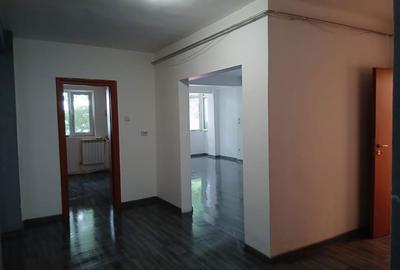 Apartament cu 3 camere în Central - 3