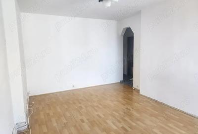 Apartament cu 4 camere decomandat în Central - 1