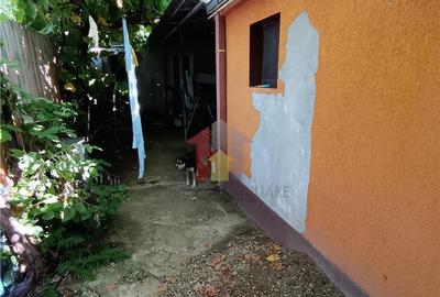 Piata Saraca-Casa 3 cam 100mp utili toate utilitatile teren - 2