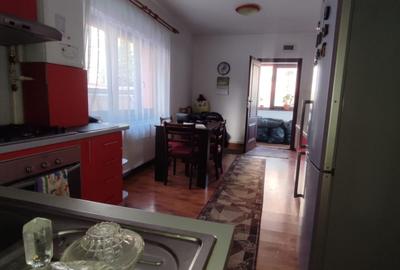 Apartament cu 2 camere decomandat în Astra