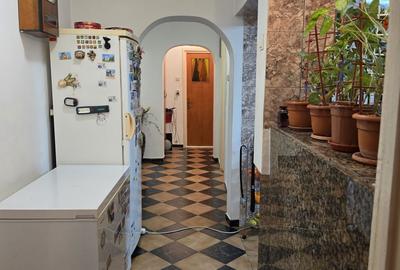 Apartament cu 3 camere decomandat în Roșu - 1