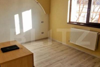 Casă cu 6 camere cu Teren 470 Mp în Bucium - 13