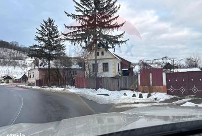 Casă cu 2 camere cu Teren 780 Mp în Moșna