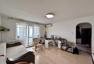 Apartament cu 2 camere semidecomandat, mobilat în Vest