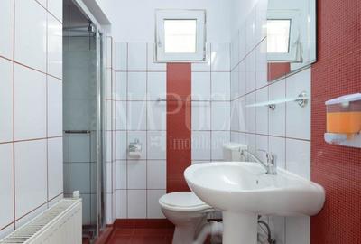 Casă individuală cu 11 camere cu Canalizare în Dâmbul Rotund - 8