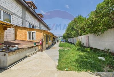 Hala, teren 5000 mp si casa in Potlogi- 38 km pana in Bucuresti - 17