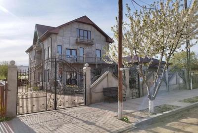 Casă cu Teren 790 Mp în Central - 6