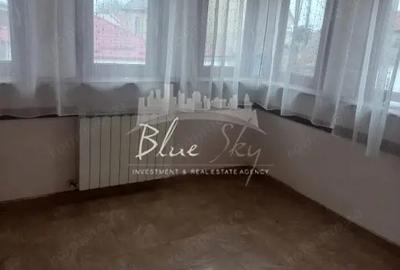 Casă cu 8 camere cu Canalizare în Km 5 - 22