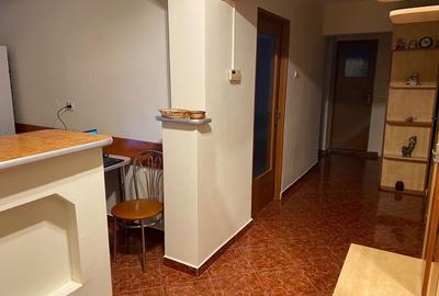 Apartament cu 3 camere decomandat în Micești - 1