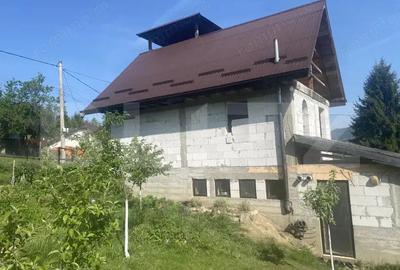 Casa de vanzare, 150 mp, zona Vatra Dornei