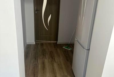 Apartament cu 2 camere decomandat în Micro 4 - 6