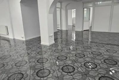 Spațiu comercial, de 250 mp, în Central - 12