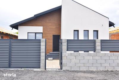 Casă cu 4 camere cu Teren 400 Mp în Domnești