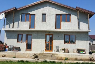 Casă cu 4 camere în Brănești - 3
