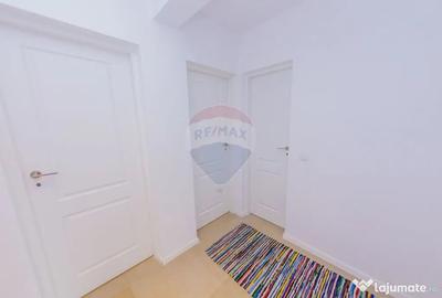 Casă cu 7 camere cu Teren 6370 Mp în Groși - 15