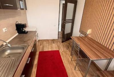 Garsonieră decomandată, mobilată în Florești