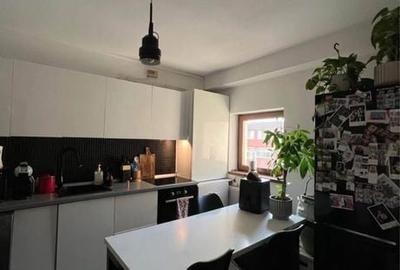 Apartament cu 2 camere decomandat în Soarelui