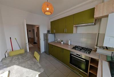Apartament cu 2 camere decomandat, mobilat în Tractorul - 19