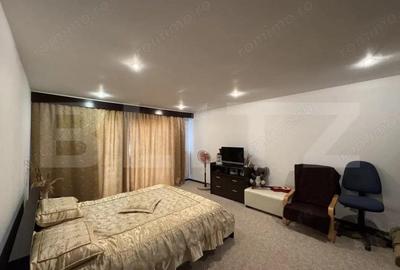 Casă cu 6 camere cu Teren 2500 Mp în Central - 10