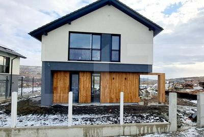 Casa unifamiliala cu pompa de caldura si panouri fotovoltaic Casa unifamiliala cu pompa de caldura si panouri fotovoltaic - 1