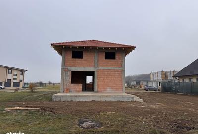 Casă cu 4 camere cu Teren 500 Mp în Central - 8