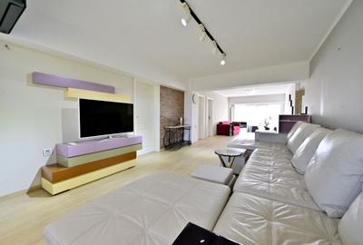 Apartament cu 3 camere semidecomandat în Unirii