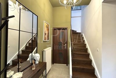 Casă cu 3 camere cu Canalizare în Central - 2