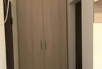 Garsonieră decomandată în Titan