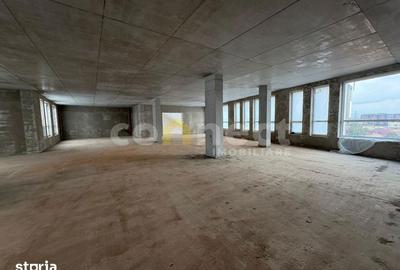 Spațiu comercial, de 1,600 mp, în Semicentral - 2
