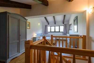 Pensiune:3 km de Castelul Bran,2.900mp teren,piscina,ciubar,teren sport,aviz ISU - 37