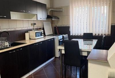 Apartament cu 3 camere semidecomandat, mobilat în Uverturii - 7