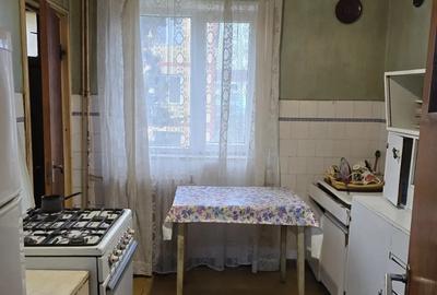 Proprietar vand apartament decomandat 90 mp - 3 camere in Brad - 7