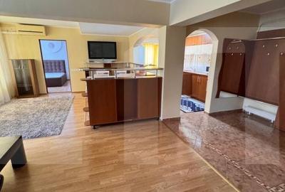 Apartament cu 3 camere în Central - 1