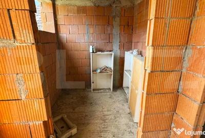 Casă cu 5 camere cu Teren 1900 Mp în Arcalia - 9